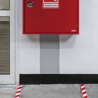 Nastro adesivo DURALINE STRONG 50/07 1726 - 50 mm x 30 mt - rosso-bianco - Durable - 1726-132 - 4005546982496 - DMwebShop - 1