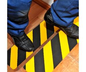 Striscia segnaletica da terra 61 x 15 cm giallo nero - 23263 - 1