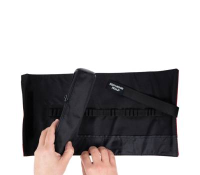 Astuccio arrotolabile Roller - con astuccio zip interno - 24 scomparti - 7,5 x 21,5 cm - tessuto - rosso - Koh.i.noor - DJTR-24 - 8032173017822 - DMwebShop - 1