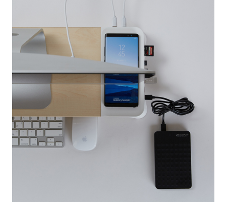 Supporto monitor in legno Eyes8 - con caricatore wireless - POUT - Serena Group